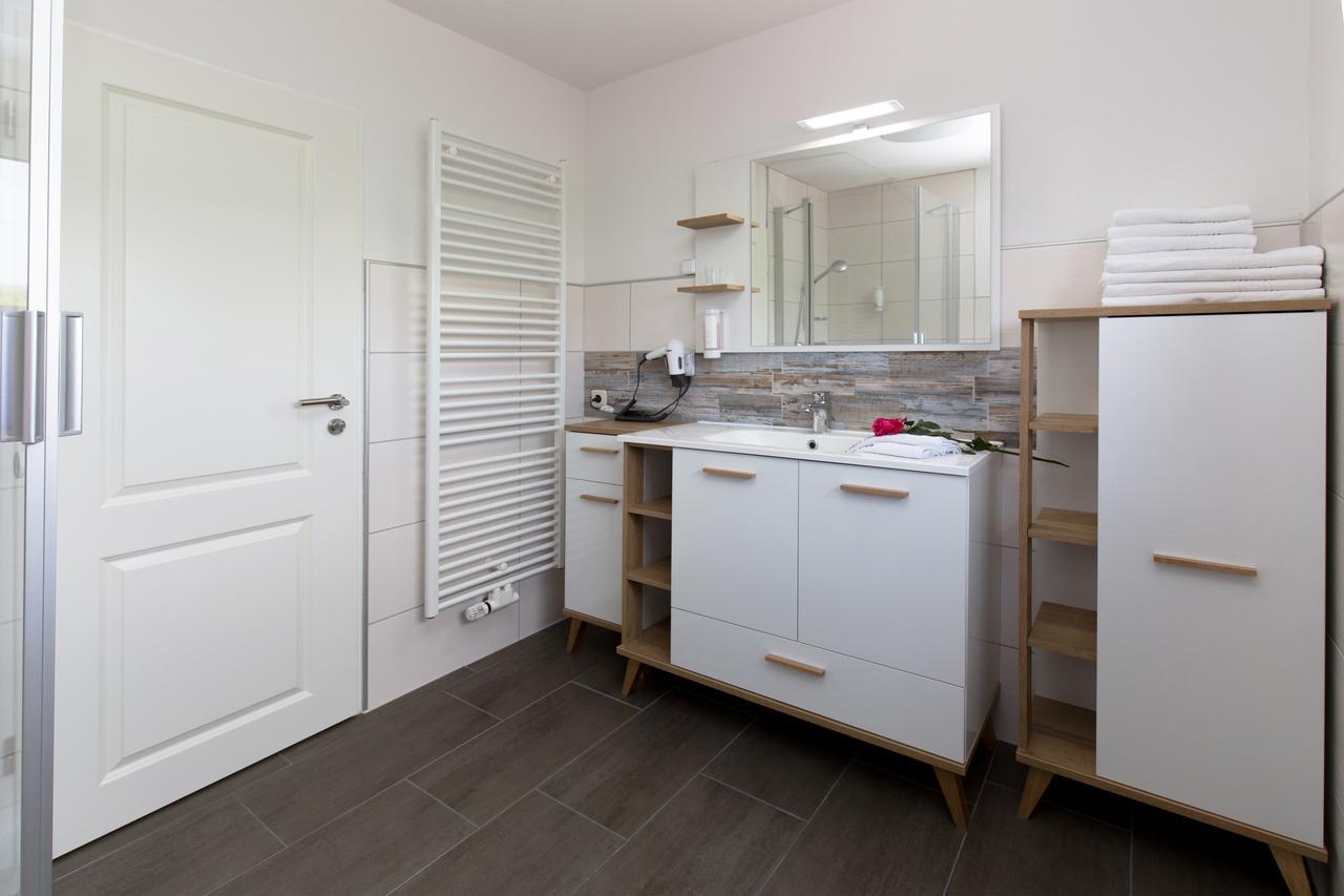 Ferienwohnung Haus Zum Seehund Mit Pool Und Fruehstuecksoption Bensersiel Extérieur photo